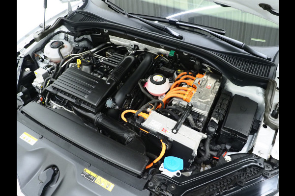 Škoda Superb Combi 1.4 TSI iV Style | Panoramadak | Canton | Leder | Camera | Keyless | Adaptive Cruise | Memory | Carplay