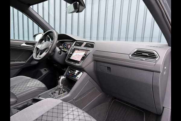 Volkswagen Tiguan 1.4 TSI eHybrid R-Line Business+ | Black Style | Keyless | Camera | IQ Light | Elk. A-klep | Prijs Rijklaar!!