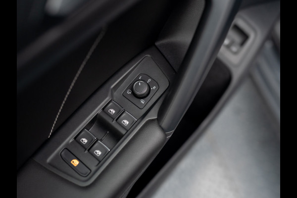 Volkswagen Tiguan 1.4 TSI eHybrid R-Line Business+ | Black Style | Keyless | Camera | IQ Light | Elk. A-klep | Prijs Rijklaar!!