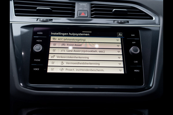 Volkswagen Tiguan 1.4 TSI eHybrid R-Line Business+ | Black Style | Keyless | Camera | IQ Light | Elk. A-klep | Prijs Rijklaar!!