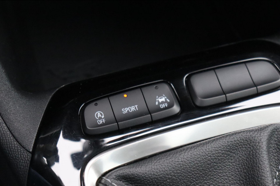Opel Corsa 1.2 GS Line org.NL panoramadak + zwart dak stoel+stuur verwarming