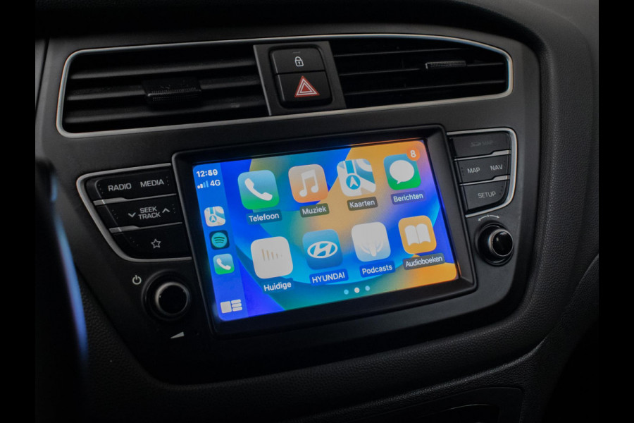 Hyundai i20 1.0 T-GDI Comfort Sport (APPLE CARPLAY,NAVI,CAMERA,CRUISE,PDC,LANE ASSIST,ELEKTRISCH PAKKET,SPORTSTOELEN,NETTE STAAT)