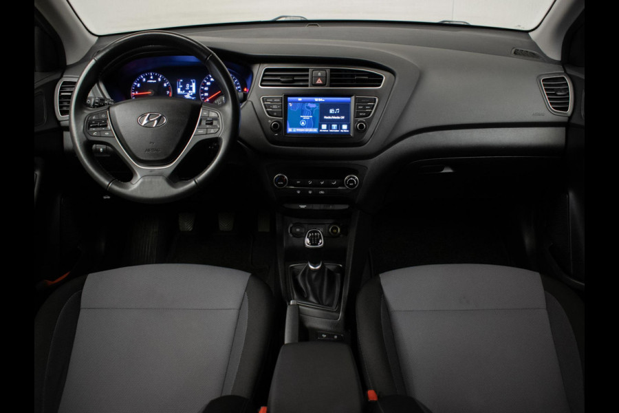 Hyundai i20 1.0 T-GDI Comfort Sport (APPLE CARPLAY,NAVI,CAMERA,CRUISE,PDC,LANE ASSIST,ELEKTRISCH PAKKET,SPORTSTOELEN,NETTE STAAT)