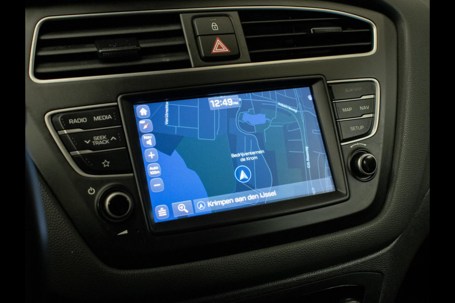 Hyundai i20 1.0 T-GDI Comfort Sport (APPLE CARPLAY,NAVI,CAMERA,CRUISE,PDC,LANE ASSIST,ELEKTRISCH PAKKET,SPORTSTOELEN,NETTE STAAT)