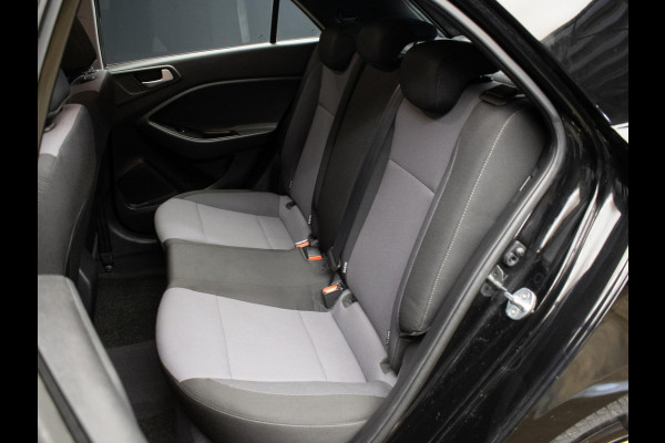 Hyundai i20 1.0 T-GDI Comfort Sport (APPLE CARPLAY,NAVI,CAMERA,CRUISE,PDC,LANE ASSIST,ELEKTRISCH PAKKET,SPORTSTOELEN,NETTE STAAT)