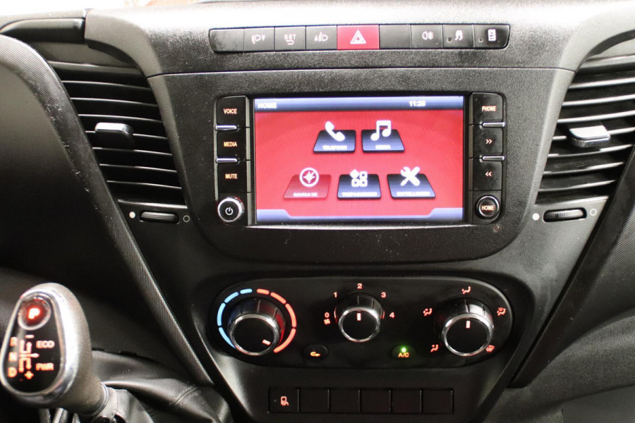 Iveco Daily 35S14V AUTOMAAT L2H2 3500KG TREKVERMOGEN Iveco Daily 35S14V 2.3 352 H2 AUTOMAAT 3500KG TREKVERMOGEN