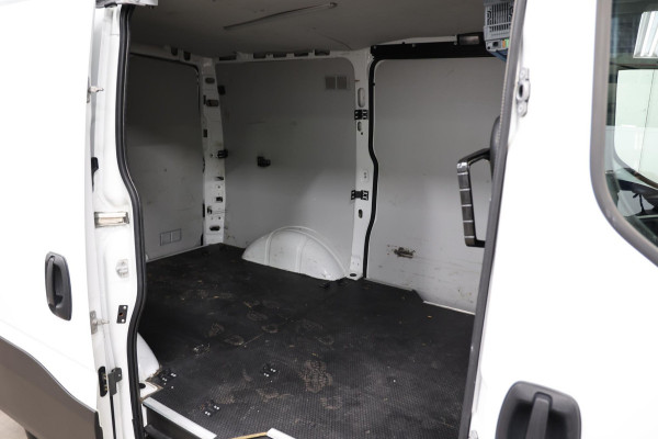 Iveco Daily 35S16V 2.3 L1H1 AUTOMAAT 160PK 3500KG TREKVERMOGEN