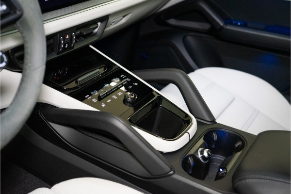 Porsche Cayenne Coupé 3.0 E-Hybrid 462PK | InnoDrive | Bose | Bicolor | Sportchrono | VOL! Fabrieksgarantie