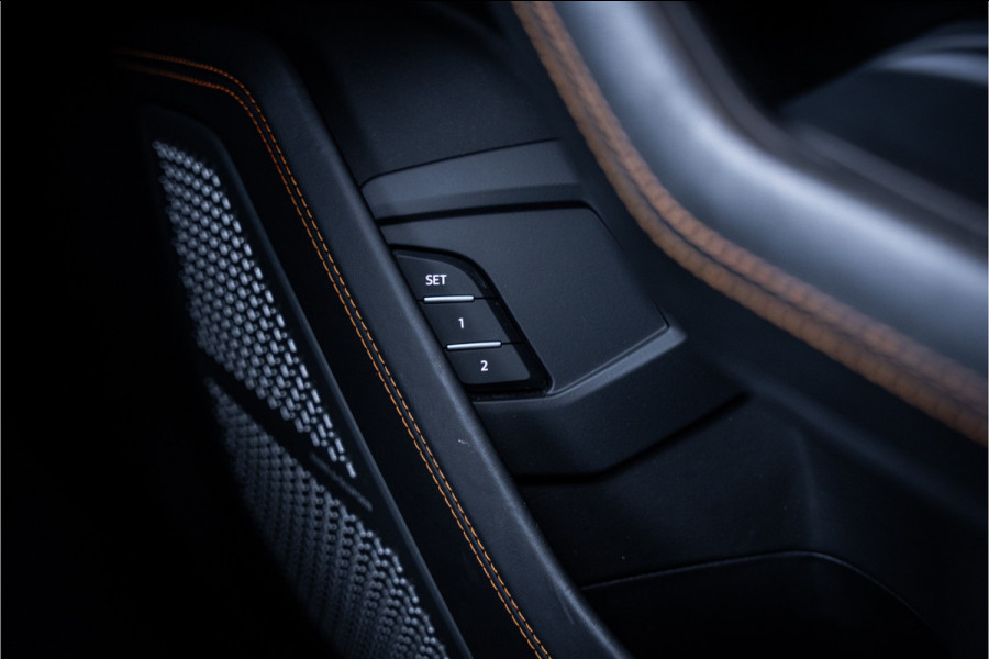 Lamborghini Urus 4.0 V8 - Panorama | B&O Adv. | 23 Inch | Carbon