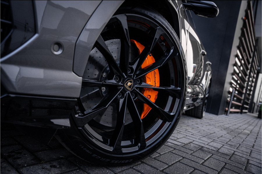 Lamborghini Urus 4.0 V8 - Panorama | B&O Adv. | 23 Inch | Carbon