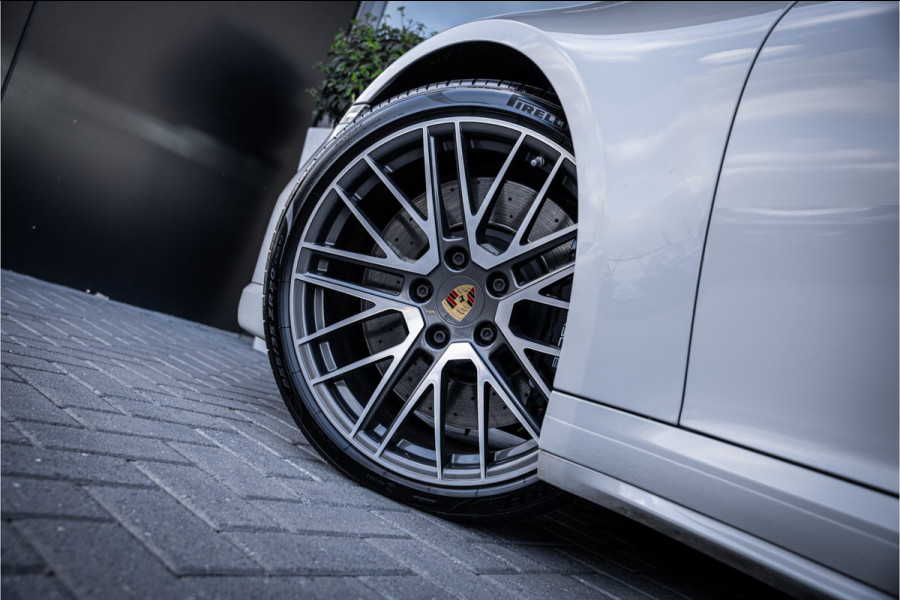 Porsche 911 992 3.8 Turbo - Sport Chrono Plus | Kreide Grijs | Panorama | Bose | Lift