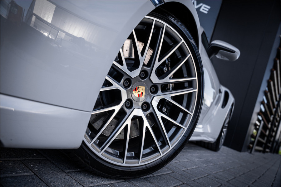 Porsche 911 992 3.8 Turbo - Sport Chrono Plus | Kreide Grijs | Panorama | Bose | Lift