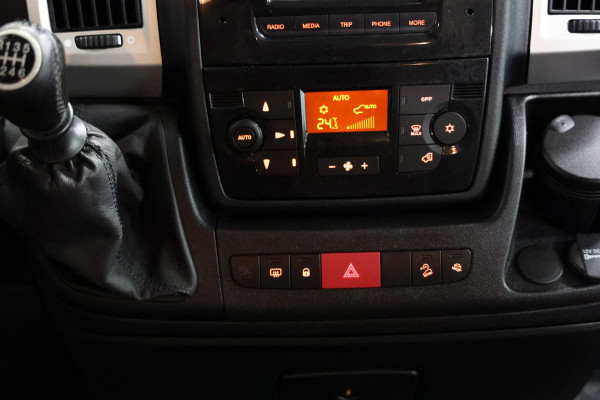 Peugeot Boxer 2.2 BlueHDI 9 Persoons Personenvervoer