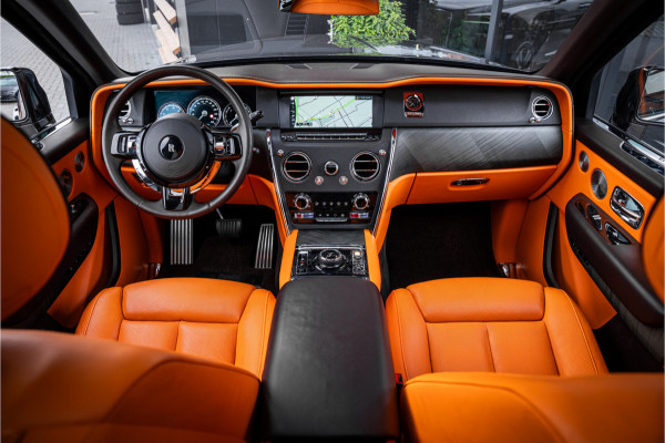 Rolls-Royce Cullinan 6.75 V12 - Panorama | Bespoke Audio | Massage | HUD | 360c