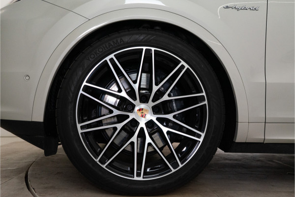 Porsche Cayenne Coupé 3.0 E-Hybrid 462PK | Cashmere | Pano | Bose | Lucht | Trekhaak | Chrono | VOL! Fabrieksgarantie