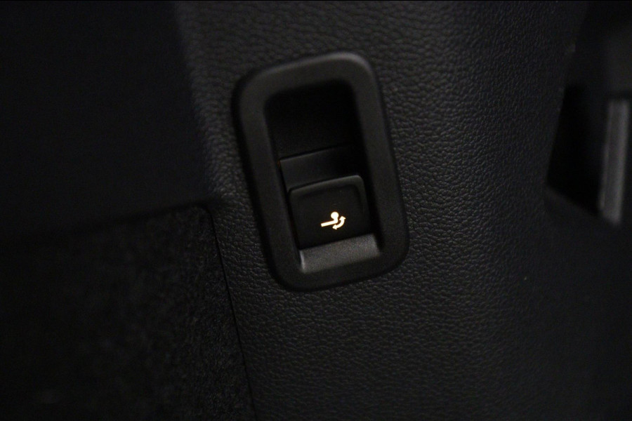 Volkswagen Golf 2.0 TSI 3XR-LINE/PANO/IQ-LGHIT/CARPLAY/STOELVER/CAM/VOL