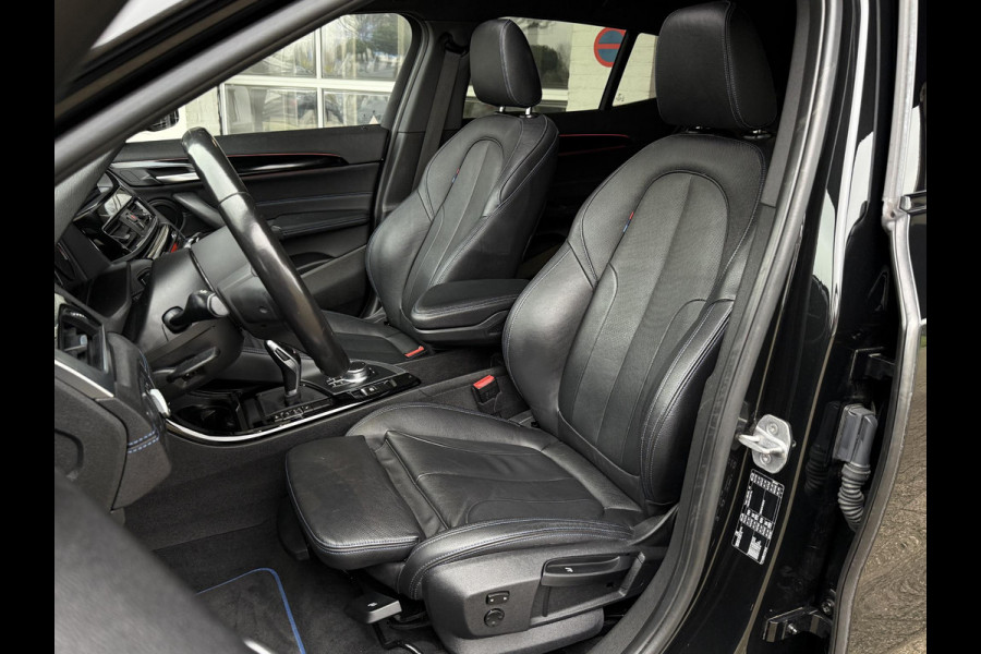 BMW X2 sDrive20i M SPORT | LEDER | PANORAMA | STOELVERWARMING | 18 INCH LM VELGEN |