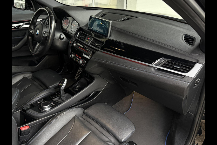 BMW X2 sDrive20i M SPORT | LEDER | PANORAMA | STOELVERWARMING | 18 INCH LM VELGEN |