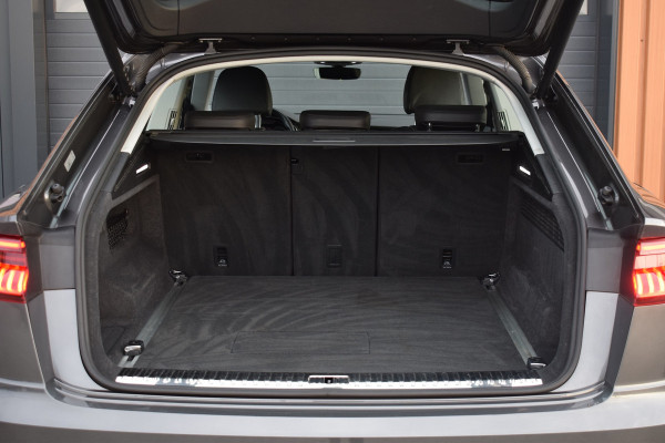 Audi Q8 55 TFSI e Quattro | Luchtvering | Trekhaak | B&O | Leer | 360 camera