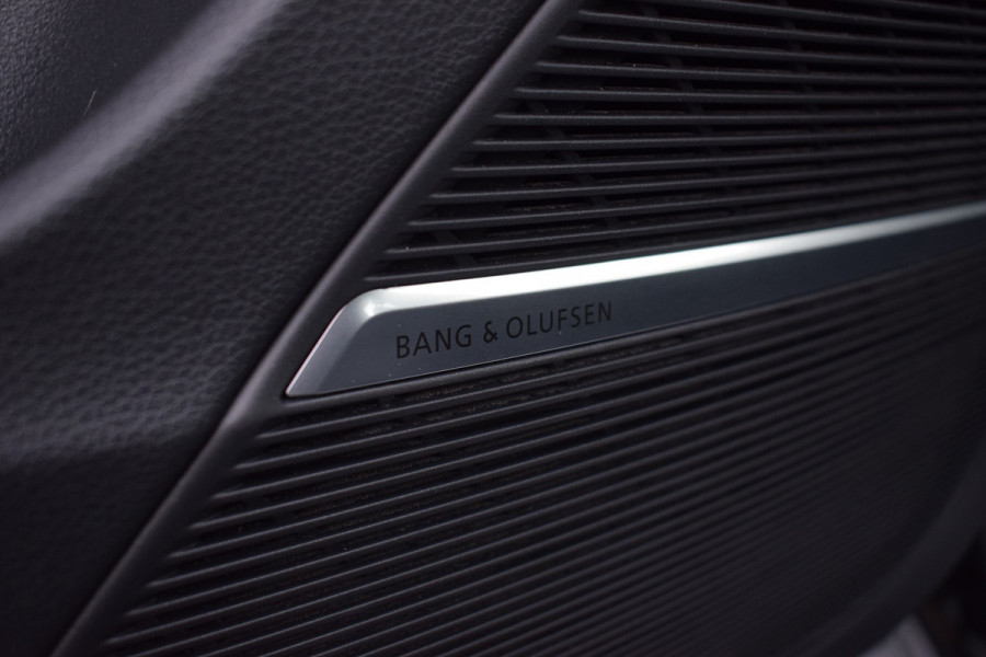 Audi Q8 55 TFSI e Quattro | Luchtvering | Trekhaak | B&O | Leer | 360 camera