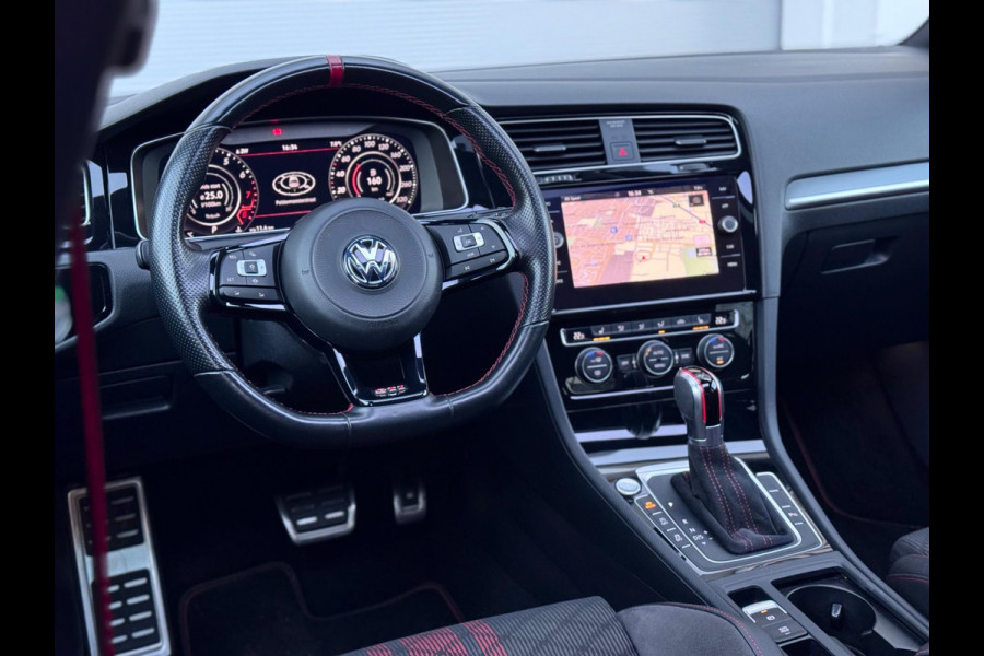 Volkswagen Golf 2.0 TSI GTI TCR Pano/Dynaudio/Keyless/Camera