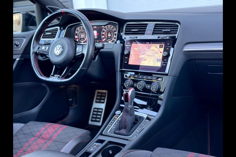 Volkswagen Golf 2.0 TSI GTI TCR Pano/Dynaudio/Keyless/Camera