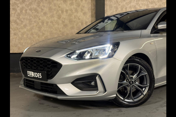 Ford Focus ST-Line | Automaat | Keyless | Camera | DAB | Stoel-/stuurverwarming
