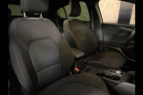 Ford Focus ST-Line | Automaat | Keyless | Camera | DAB | Stoel-/stuurverwarming