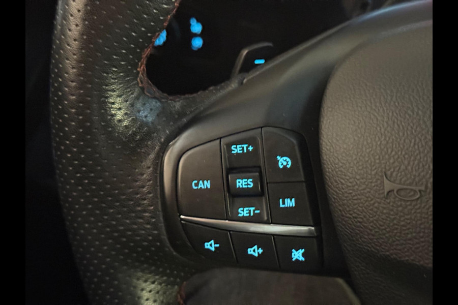 Ford Focus ST-Line | Automaat | Keyless | Camera | DAB | Stoel-/stuurverwarming
