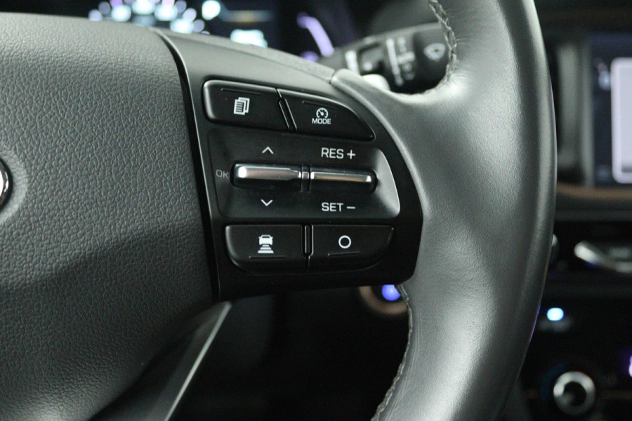 Hyundai IONIQ Comfort EV (ACHTERUITRIJCAMERA, NAVIGATIE, CRUISE CONTROL ADAPTIEF, STOELVERWARMING)