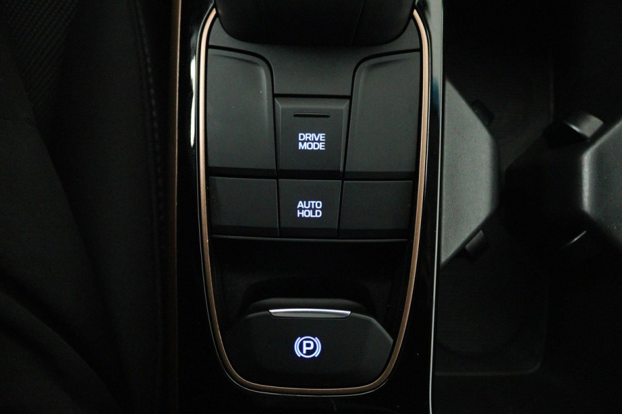 Hyundai IONIQ Comfort EV (ACHTERUITRIJCAMERA, NAVIGATIE, CRUISE CONTROL ADAPTIEF, STOELVERWARMING)