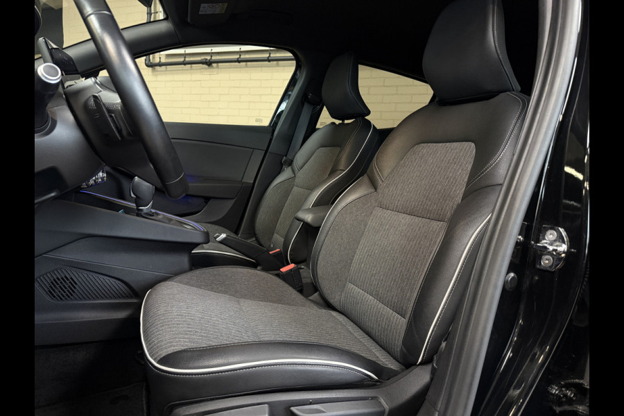 Renault Clio 1.3 TCe 130pk Aut | intens | Groot Navi | 17" | Stoelverwarming | Carplay | Cruise Control | 100% Dealer onderhouden!