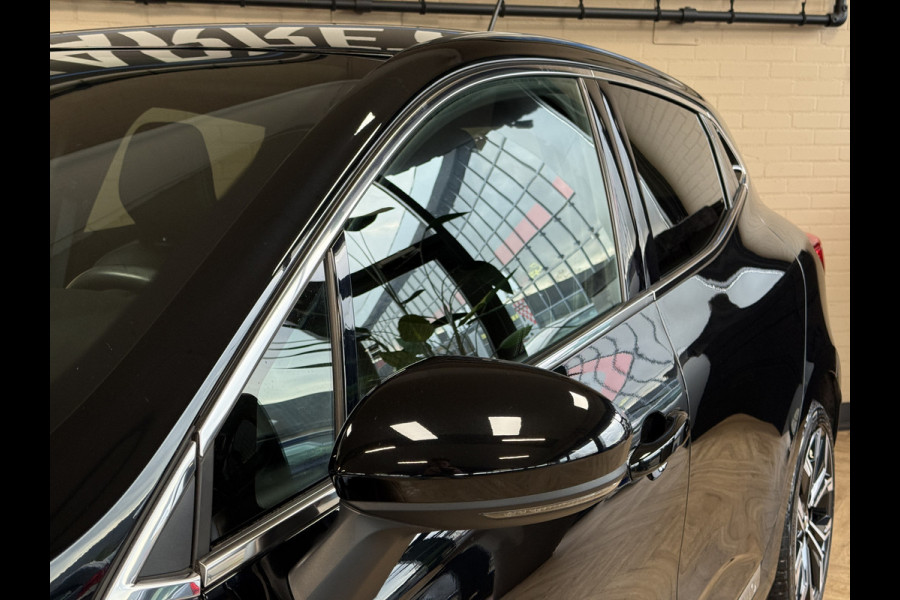 Renault Clio 1.3 TCe 130pk Aut | intens | Groot Navi | 17" | Stoelverwarming | Carplay | Cruise Control | 100% Dealer onderhouden!