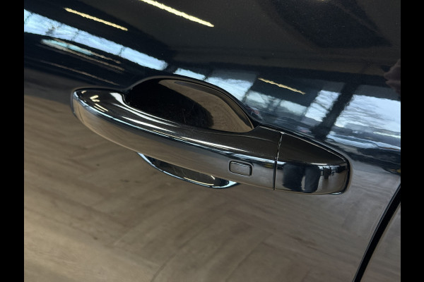 Renault Clio 1.3 TCe 130pk Aut | intens | Groot Navi | 17" | Stoelverwarming | Carplay | Cruise Control | 100% Dealer onderhouden!