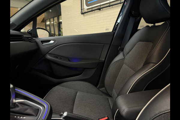 Renault Clio 1.3 TCe 130pk Aut | intens | Groot Navi | 17" | Stoelverwarming | Carplay | Cruise Control | 100% Dealer onderhouden!