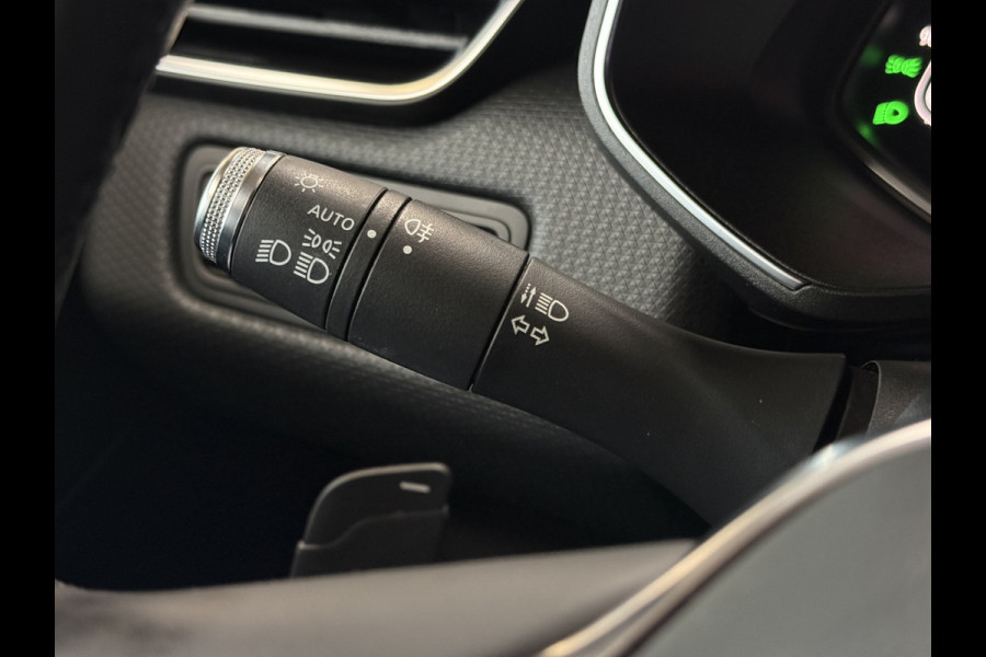 Renault Clio 1.3 TCe 130pk Aut | intens | Groot Navi | 17" | Stoelverwarming | Carplay | Cruise Control | 100% Dealer onderhouden!