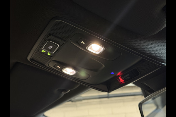 Renault Clio 1.3 TCe 130pk Aut | intens | Groot Navi | 17" | Stoelverwarming | Carplay | Cruise Control | 100% Dealer onderhouden!