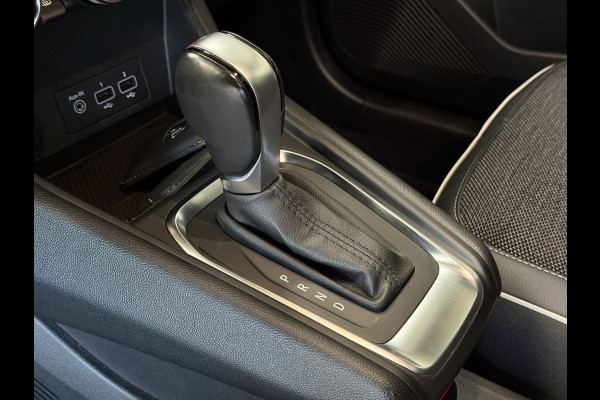 Renault Captur 1.3 TCe 155 AUT Edition One| Groot Navi | Trekhaak | Pano | Bose | 18" | 360 | Led | 100% Elk jaar onderhouden!