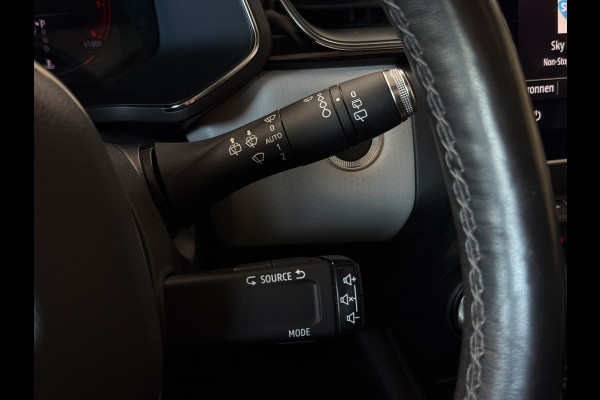 Renault Captur 1.3 TCe 155 AUT Edition One| Groot Navi | Trekhaak | Pano | Bose | 18" | 360 | Led | 100% Elk jaar onderhouden!