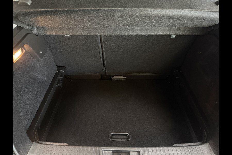 Renault Captur 1.3 TCe 155 AUT Edition One| Groot Navi | Trekhaak | Pano | Bose | 18" | 360 | Led | 100% Elk jaar onderhouden!