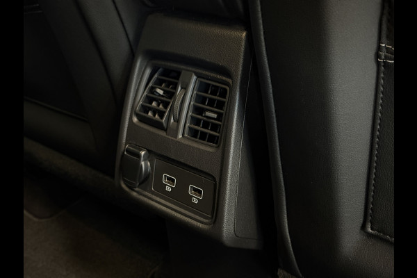 Renault Captur 1.3 TCe 155 AUT Edition One| Groot Navi | Trekhaak | Pano | Bose | 18" | 360 | Led | 100% Elk jaar onderhouden!