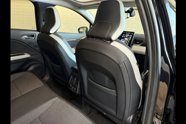 Renault Captur 1.3 TCe 155 AUT Edition One| Groot Navi | Trekhaak | Pano | Bose | 18" | 360 | Led | 100% Elk jaar onderhouden!