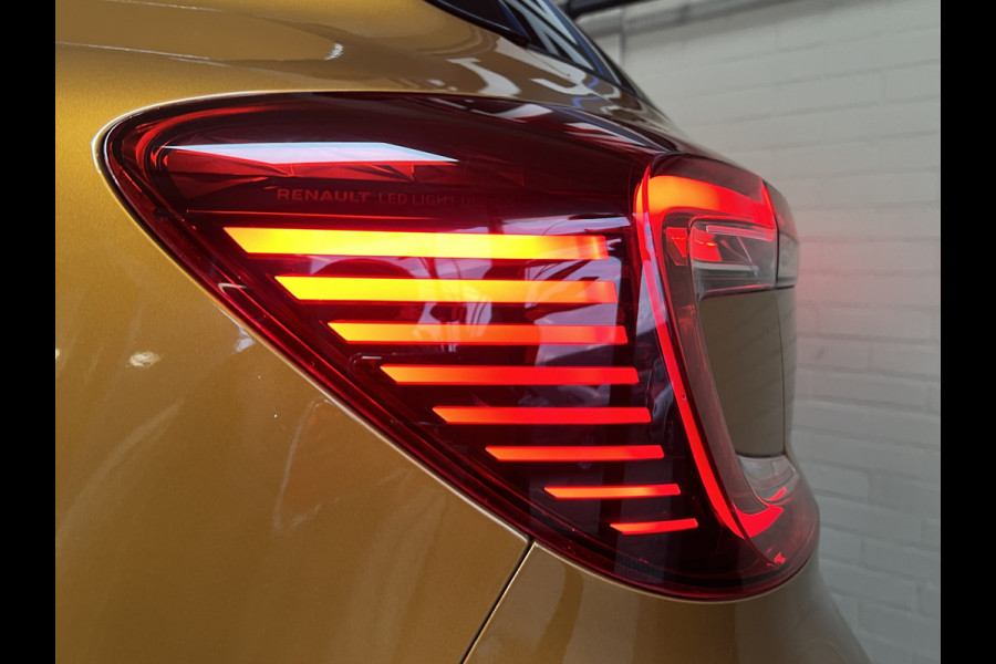 Renault Captur 1.3 TCe 160 RS Line | Groot Navi | Stoel, Stuur & voorruitverwarming | 18" | Led | 100% Dealer onderhouden!