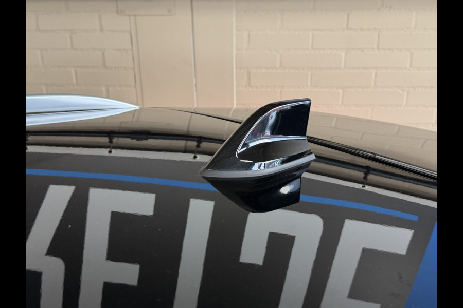 Renault Captur 1.3 TCe 160 R.S. Line | Groot Navi | ACC | Camera | Blindspot | 18" | Stoelverwarming | 100 % Dealer onderhouden!