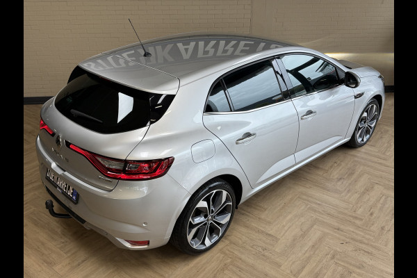Renault Mégane 1.3 TCe 160TCe GT-Line | Navi | 18 inch | Led | Camera | Stoelverwarming | PDC V+A | Keurig nette en goed onderhouden Megane GT-Line