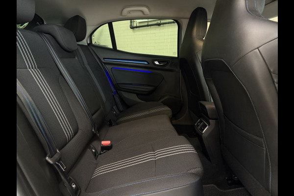 Renault Mégane 1.3 TCe 160TCe GT-Line | Navi | 18 inch | Led | Camera | Stoelverwarming | PDC V+A | Keurig nette en goed onderhouden Megane GT-Line