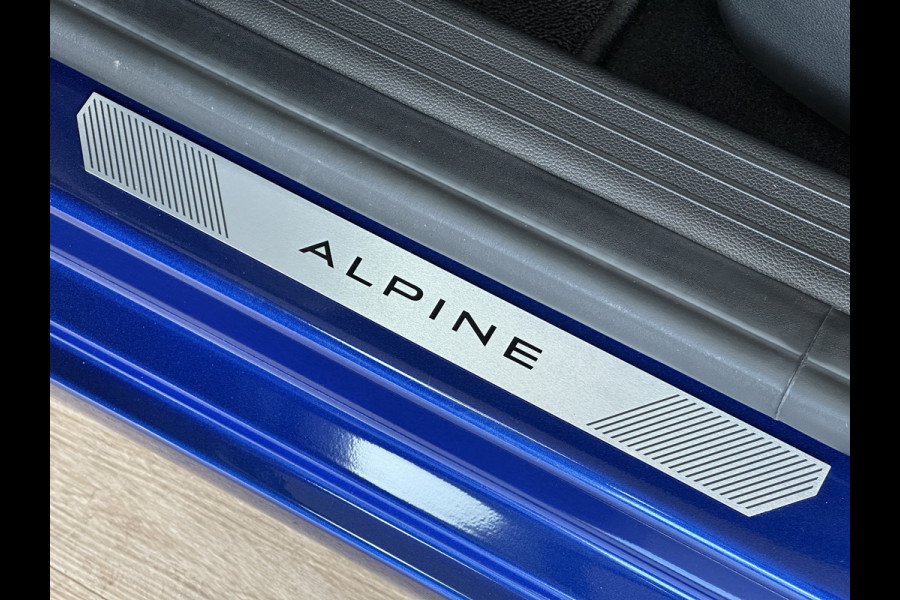 Renault Clio 1.0 TCe 90 Esprit Alpine | Groot Navi | Bose | Camera | 17" | Blindspot | ACC Volledig Dealer onderhouden!