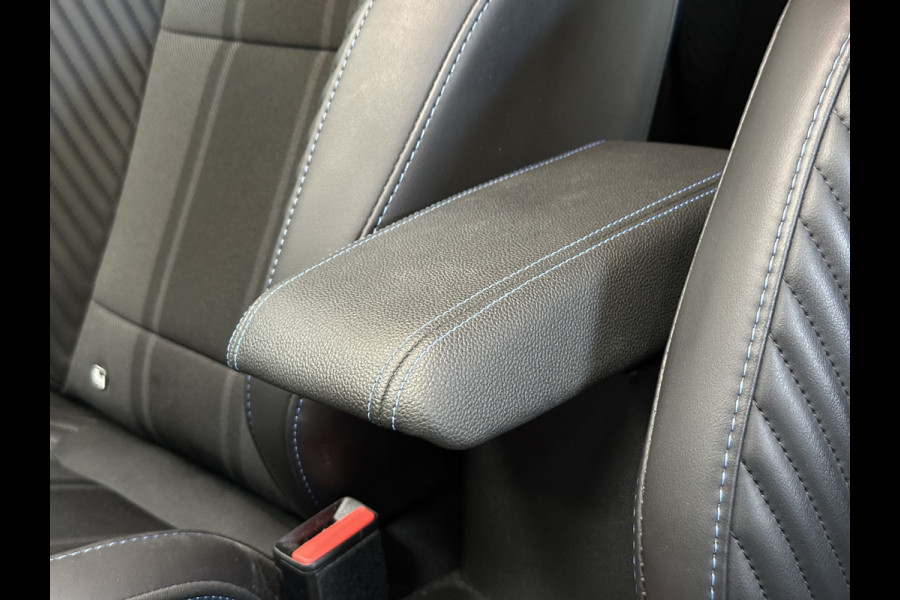 Renault Clio 1.0 TCe 90 Esprit Alpine | Groot Navi | Bose | Camera | 17" | Blindspot | ACC Volledig Dealer onderhouden!