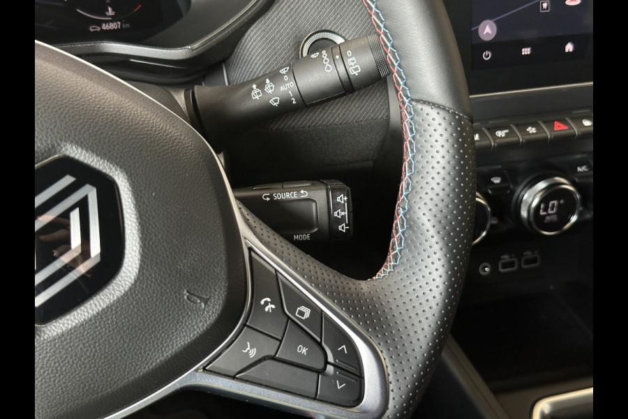 Renault Clio 1.0 TCe 90 Esprit Alpine | Groot Navi | Bose | Camera | 17" | Blindspot | ACC Volledig Dealer onderhouden!