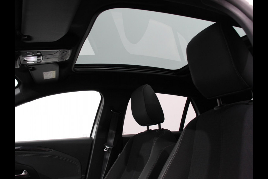 Opel Corsa 1.2 Turbo Sport Edition Climate control | Cruise control | Panoramadak | Achteruitrijcamera | Parkeersensoren | Stuurverwarming | Stoelverwarming | Apple Carplay/ Android Auto